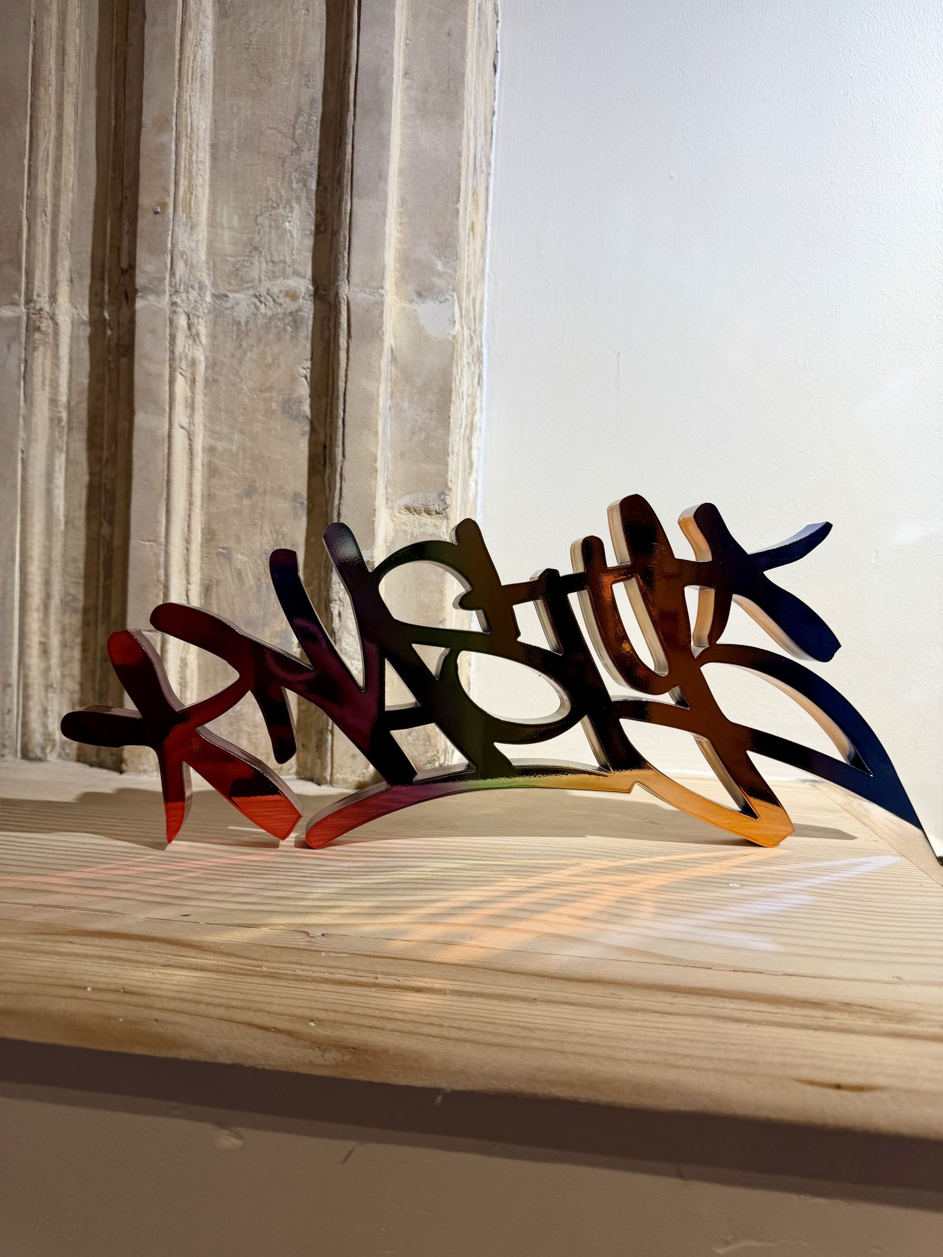 Rainbow Handstyle sculture – Image 2
